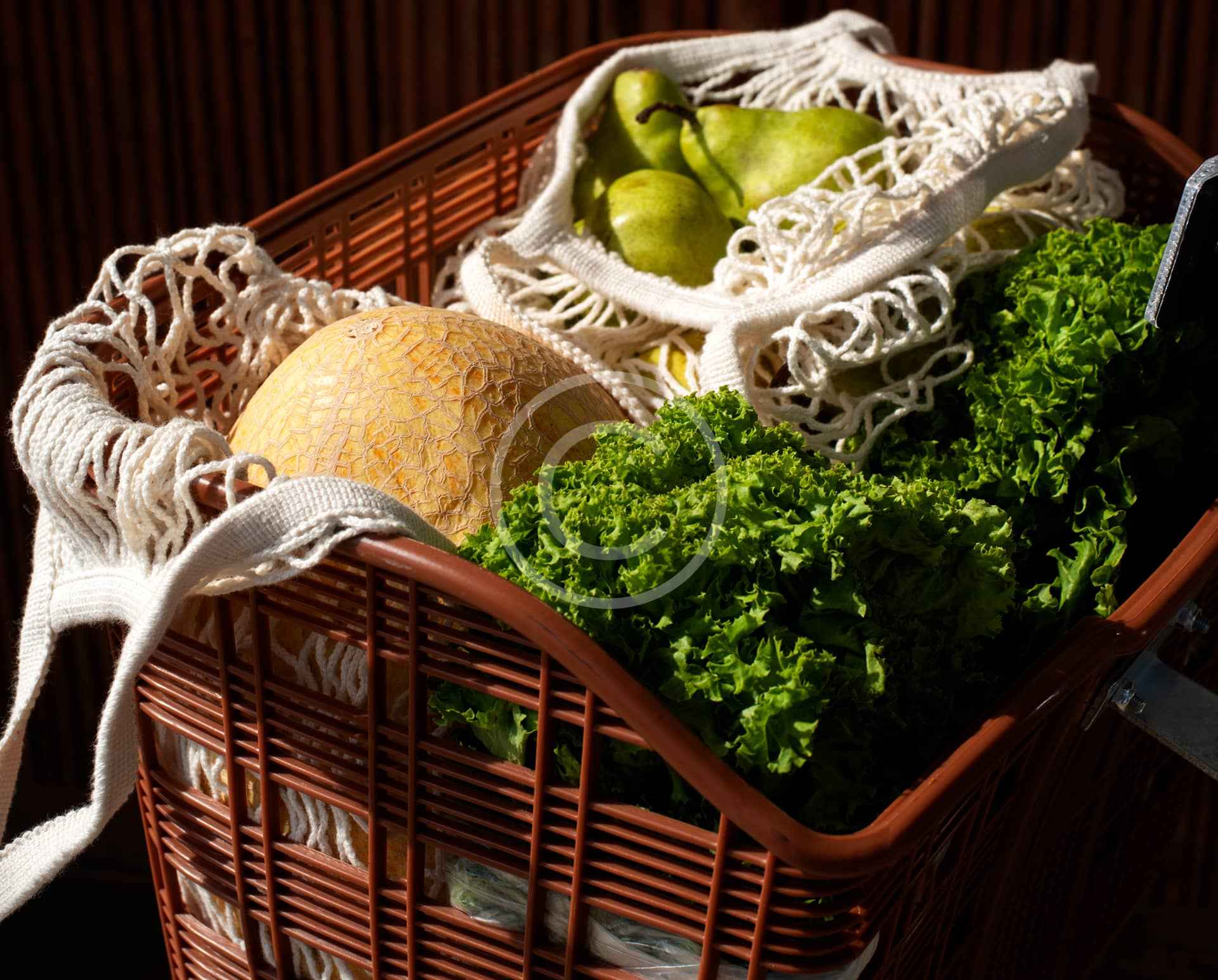 How to choose the right food and water delivery provider
